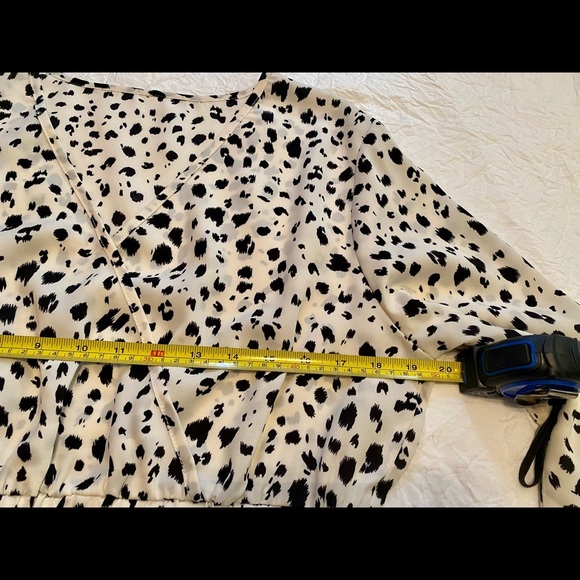 Cow Print 🖤 Cinched Waist, Flattering Top. Dash Outfitters, NWT - Picture 7 of 11